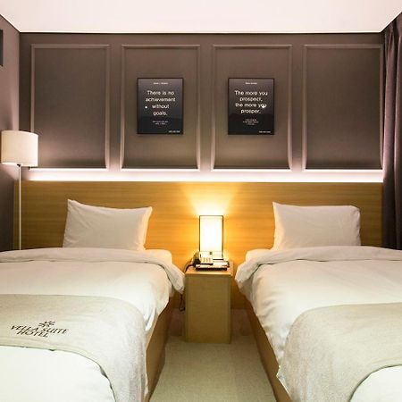 Vella Suite Hotel Suwon Eksteriør bilde